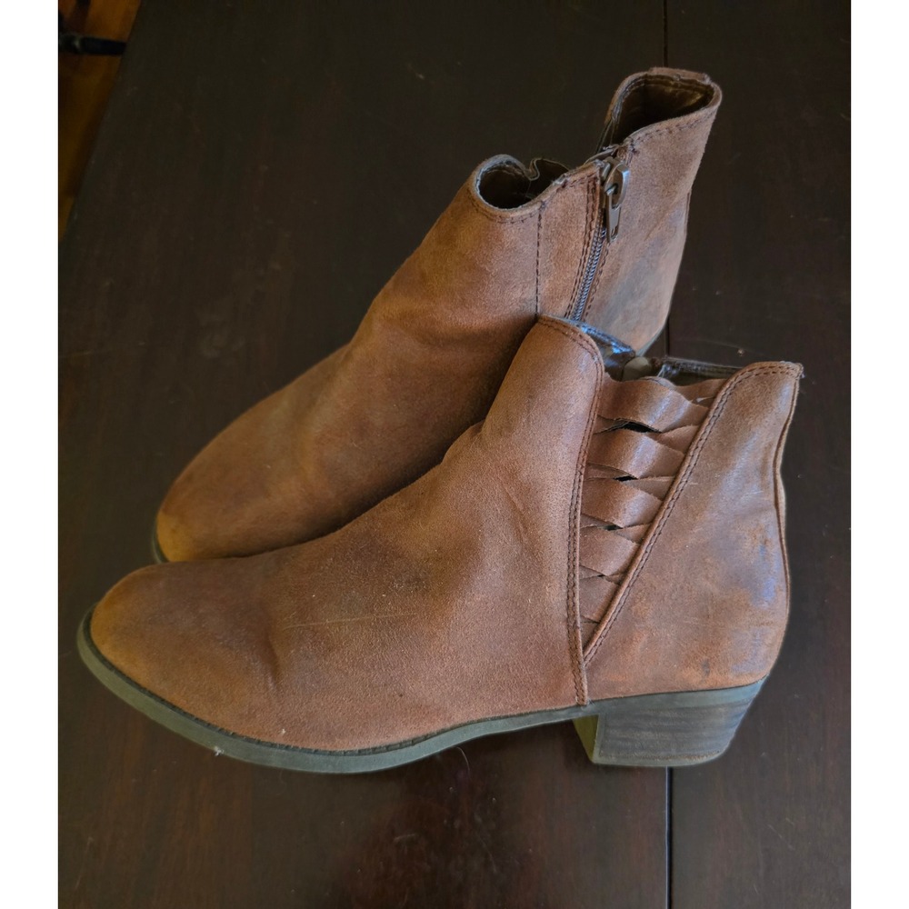 Bért Brown Suede Side Cutout Chelsea Boots Women's Size 8.5